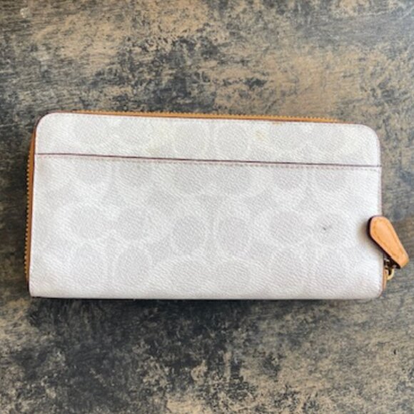 COACH Accordion Zip Wallet In Blocked Signature Canvas - Picture 3 of 4